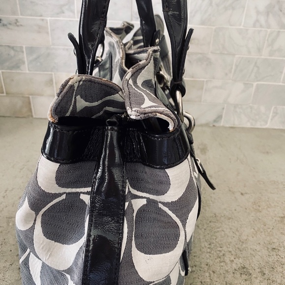 Coach Jacquard with Black Patent Leather Satchel - Picture 6 of 8